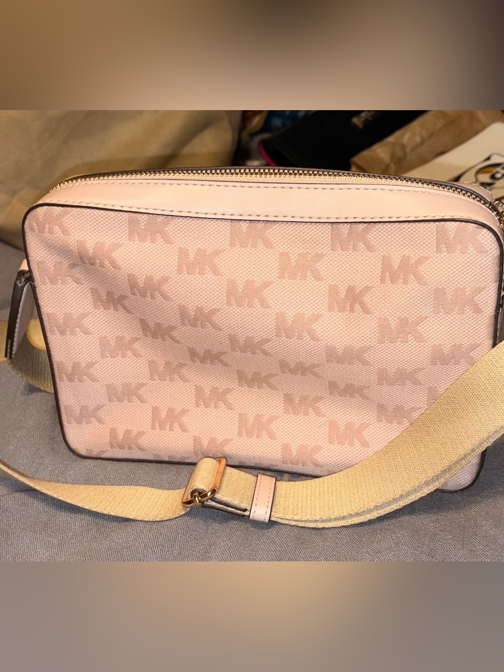 Michael Kors Camera Crossbody bag, Like New-Blush/Tan